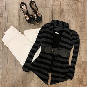 Women’s‎ top with detachable belt